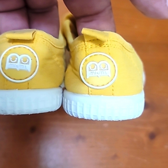 M1&M2 CANVAS CASUAL TODDLER YELLOW FABRIC MATERIAL SNEAKER SIZE 28 US 1.5 - Picture 3 of 8